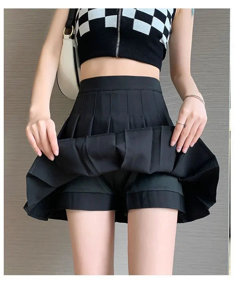 New pleated mini skirt for 2025