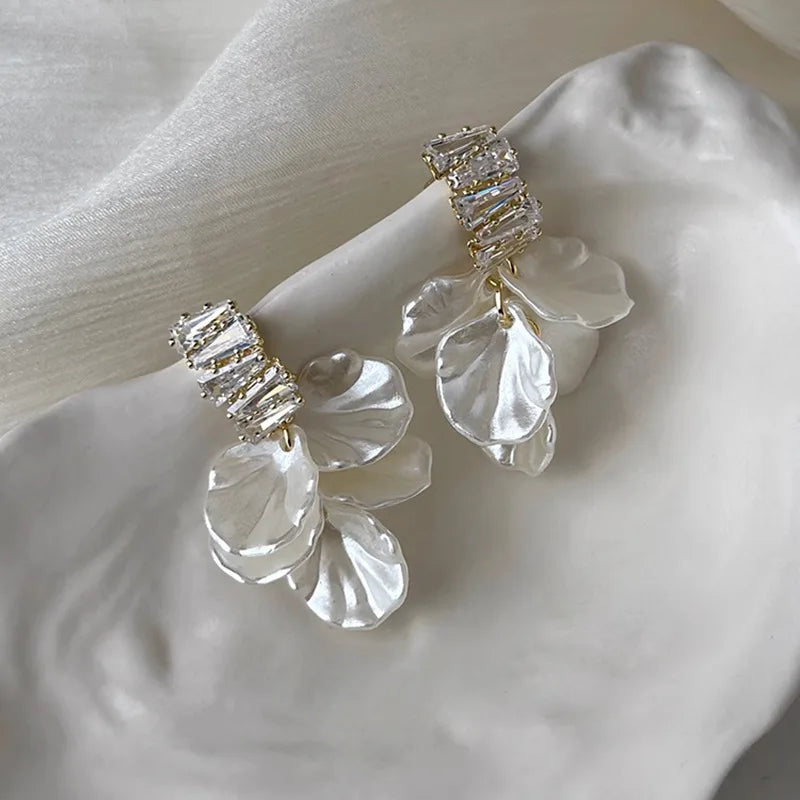 ZAKOL Korean Fashion Imitation Shell Dangle Earrings