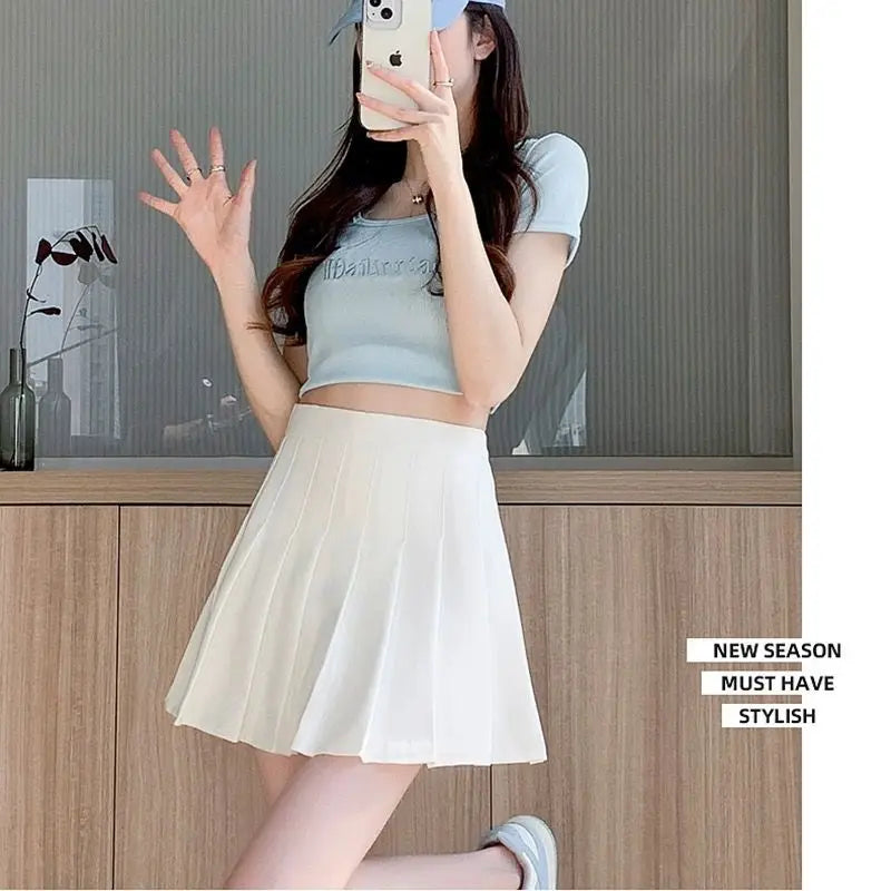 New pleated mini skirt for 2025