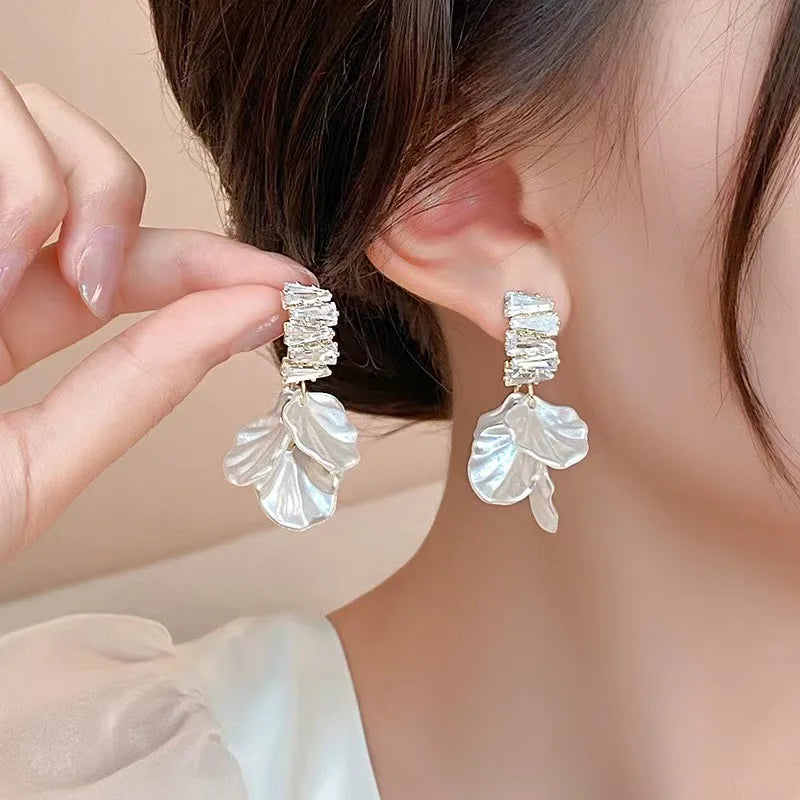 ZAKOL Korean Fashion Imitation Shell Dangle Earrings